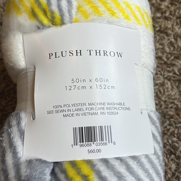 Kendra Scott throw - Picture 2 of 2